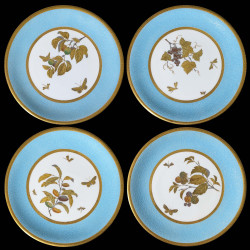 Suite de douze assiettes porcelaine marli turquoise décor à l'or Minton, 1890
