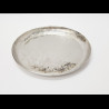 Plat de présentation en relief