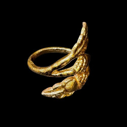 Gold oak leaf napkin ring
