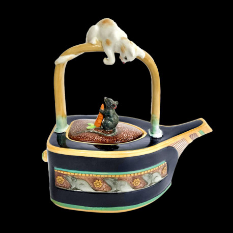 Minton Majolica Teapot "Cat & Mouse"