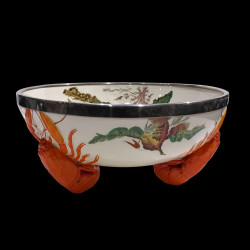 Saladier Wedgwood décors chromo, pieds homards cerclé métal argenté XIXe